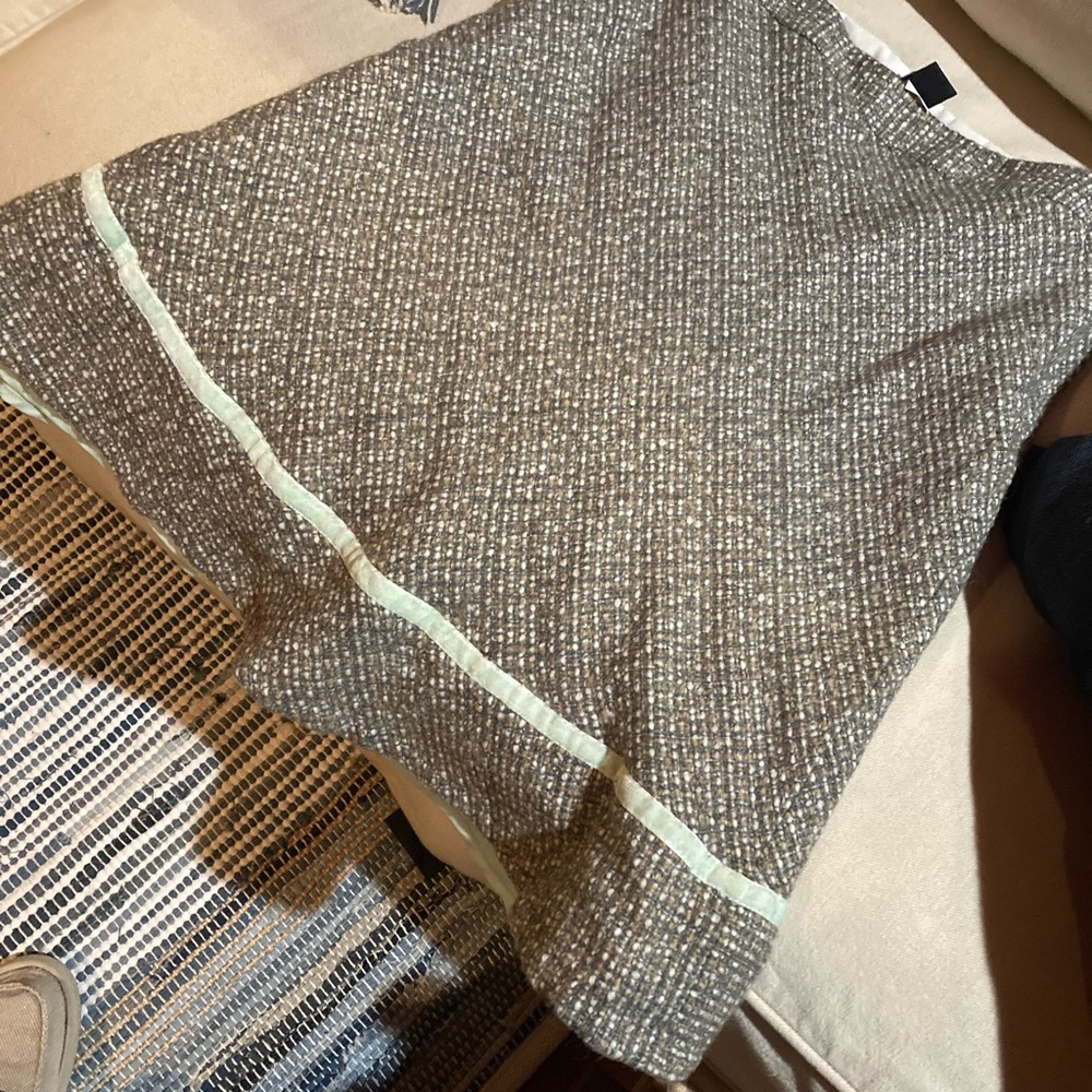 GAP Gray Shrug Medium-Weight skirt